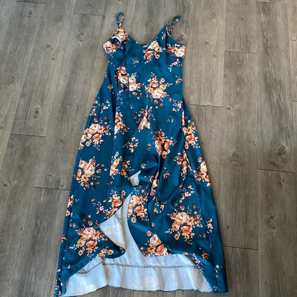 Flower Dress - size L & size M - Picture 2 of 14